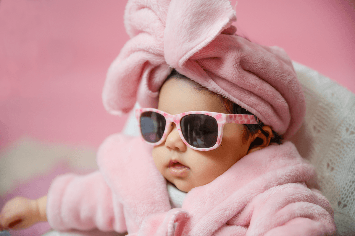 Artistic newborn photograph of a sleeping baby 18